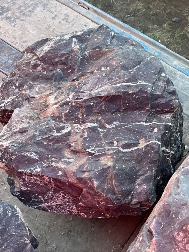 Камни для ландшафтного дизайна красно-фиолетовые 10-60 килограмм купить в Очёре