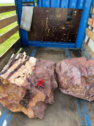 Ландшафтные глыбы красно-фиолетовые 200-1000 килограмм купить в Очёре
