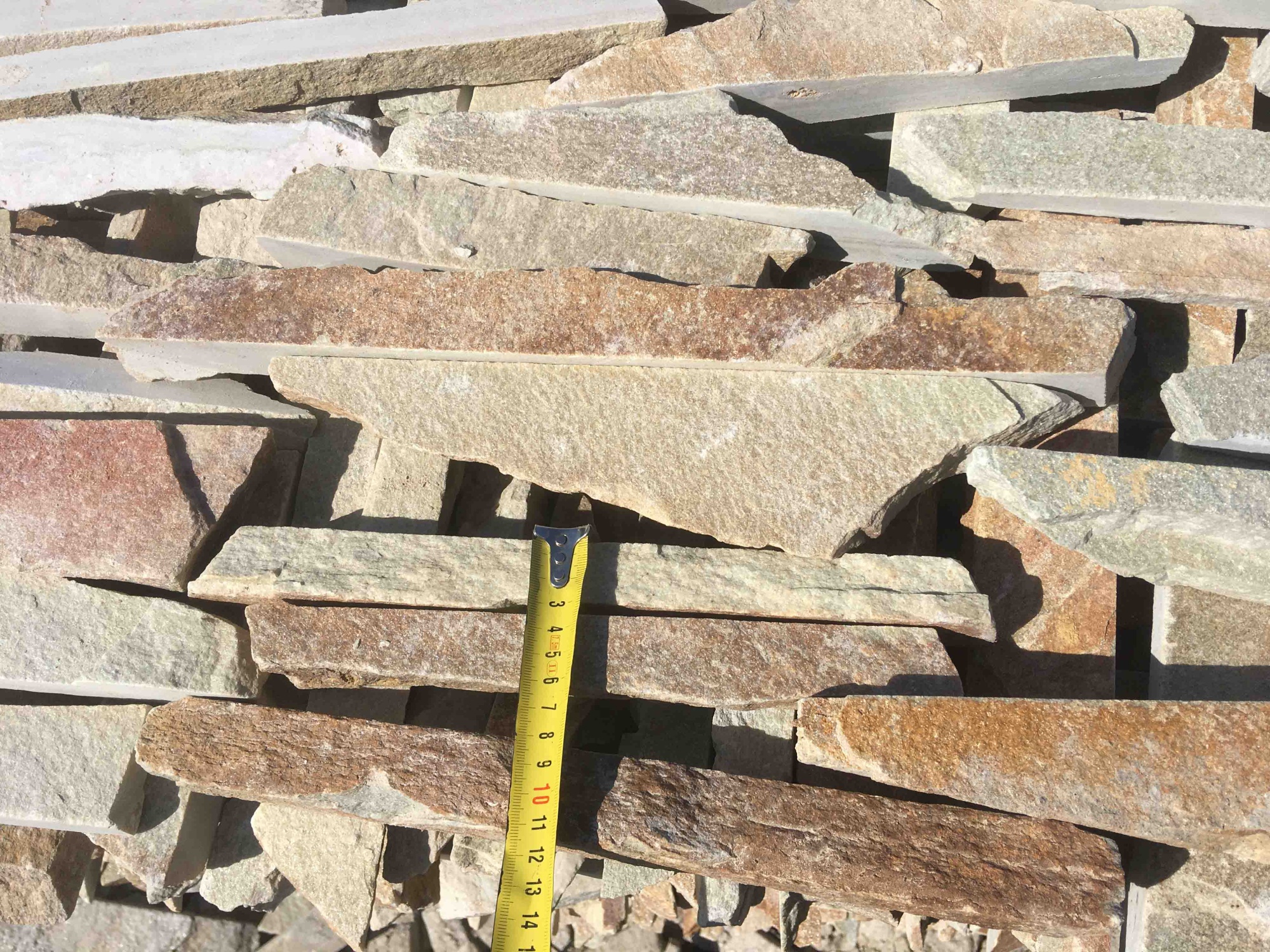 Горбушка златолит золотистый для облицовки купить в Очёре