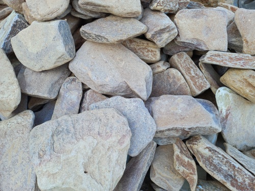 Златолит жёлтый, жёлто-зелёный глыбки и валуны для ланшафтного дизайна купить в Очёре