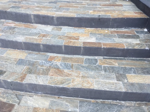 Плитка из Златолита Уральского для лестницы купить в Очёре