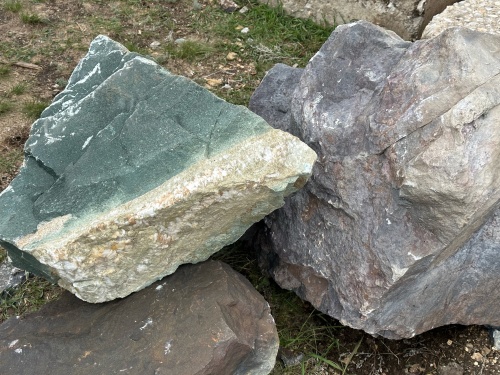 Камни для ландшафтного дизайна зелёные 10-60 килограмм купить в Очёре