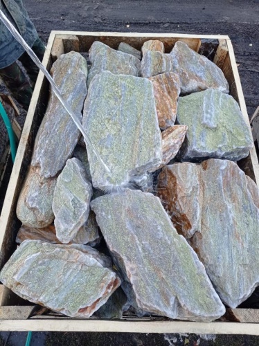 Златолит жёлтый, жёлто-зелёный глыбки и валуны для ланшафтного дизайна купить в Очёре