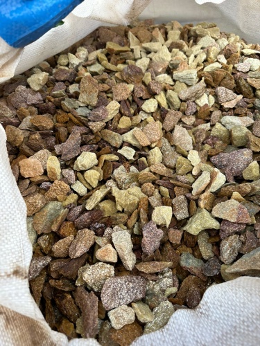 Златолит персиковый декоративная каменная крошка купить в Очёре