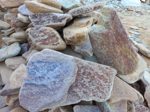 Златолит жёлтый, жёлто-зелёный глыбки и валуны для ланшафтного дизайна купить в Очёре