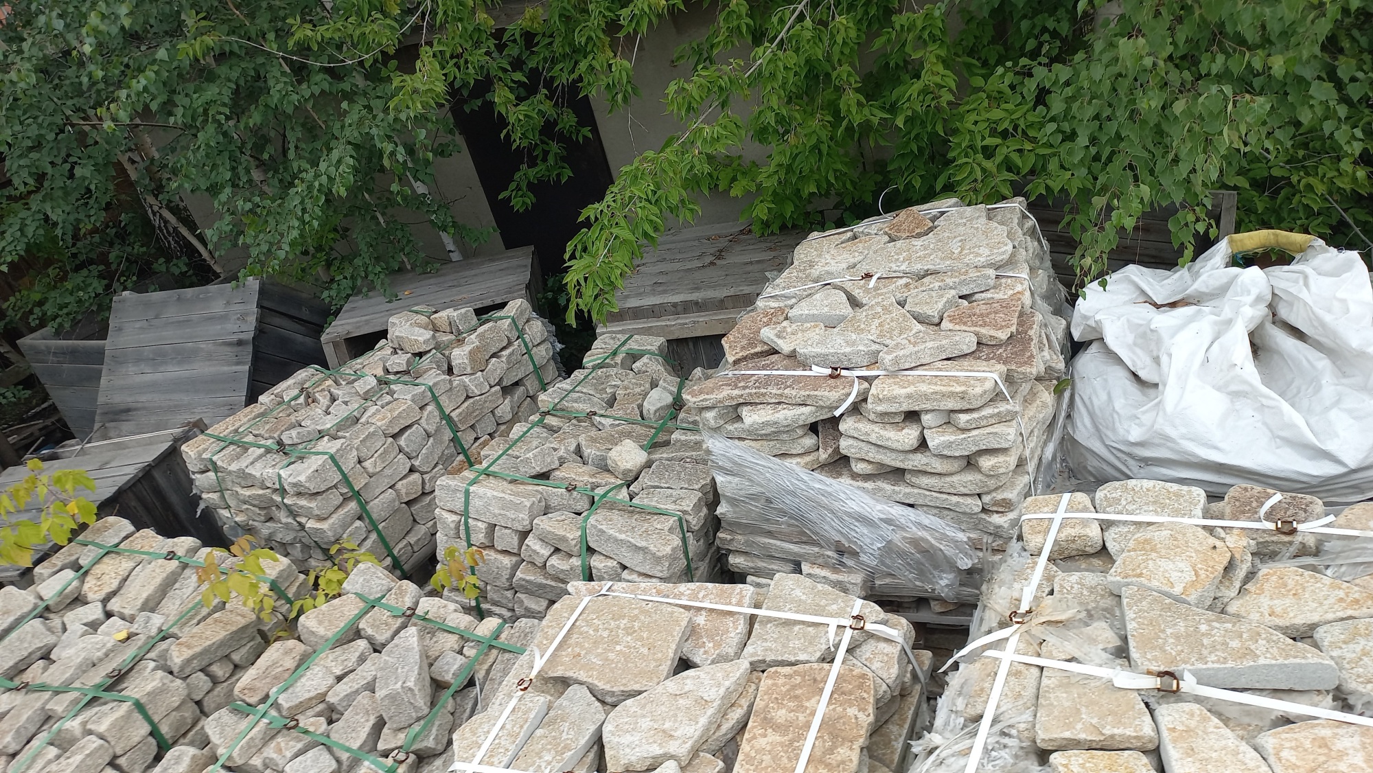 Плитняк гранитный галтованный купить в Очёре