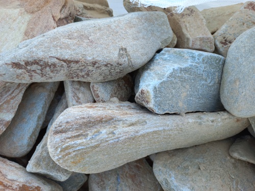 Златолит жёлтый, жёлто-зелёный глыбки и валуны для ланшафтного дизайна купить в Очёре