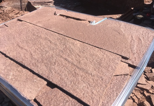 Плитняк лемезит бордовый для облицовки цоколя 20-25 мм  купить в Очёре