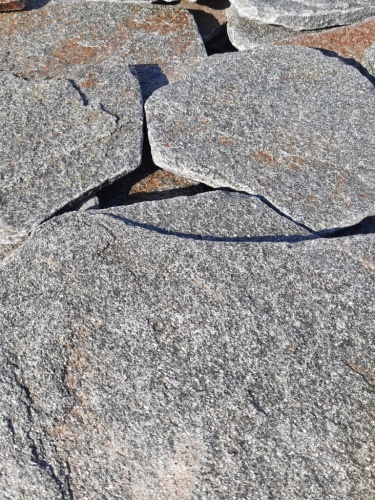 Златолит серебристый галтованный для лестниц купить в Очёре